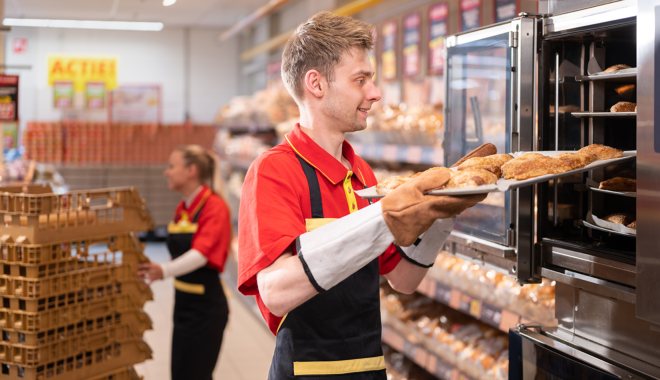 Winkelmedewerker brood Gorinchem HD